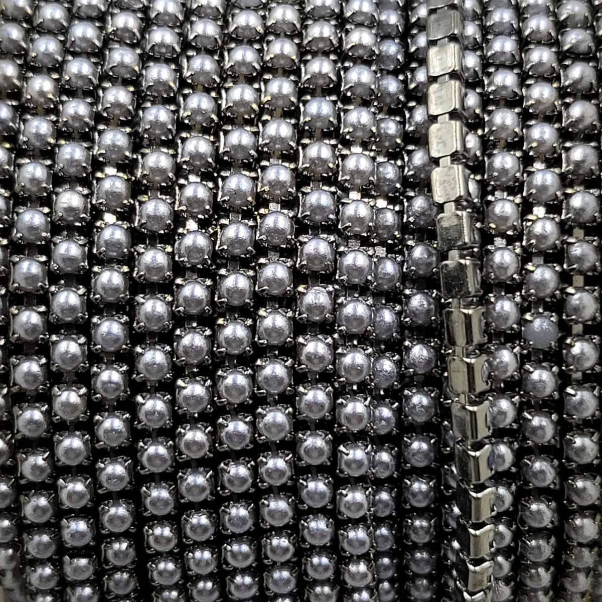 

Стразовая цепь ss6 (2 мм) графитовый жемчуг в однотонном металле 10 ярдов G-1