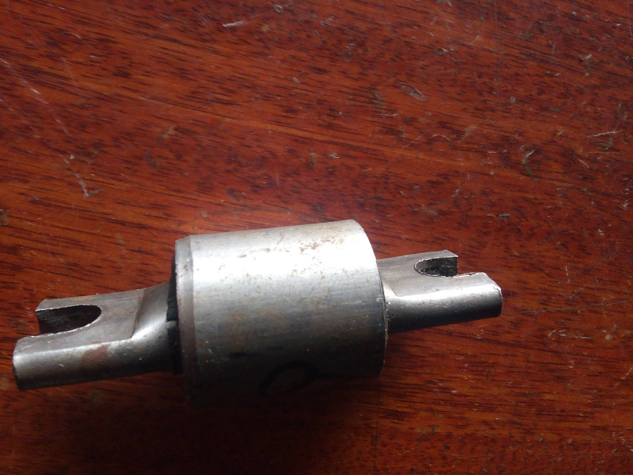 

Сайлентблок переднего амортизатора Волга, ГАЗ