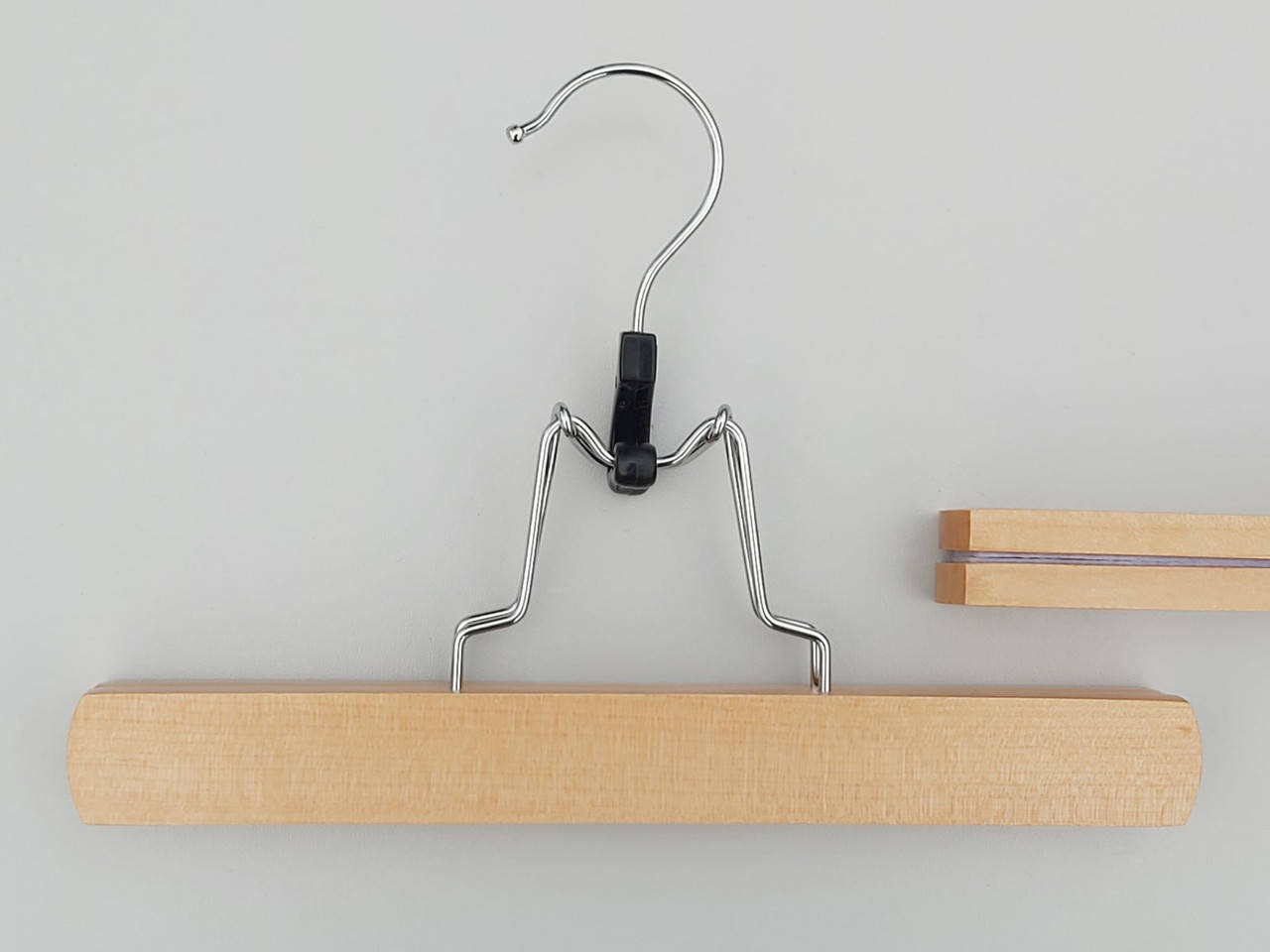 

Длина 25 см. Плечики вешалки тремпеля деревянные клипса для брюк