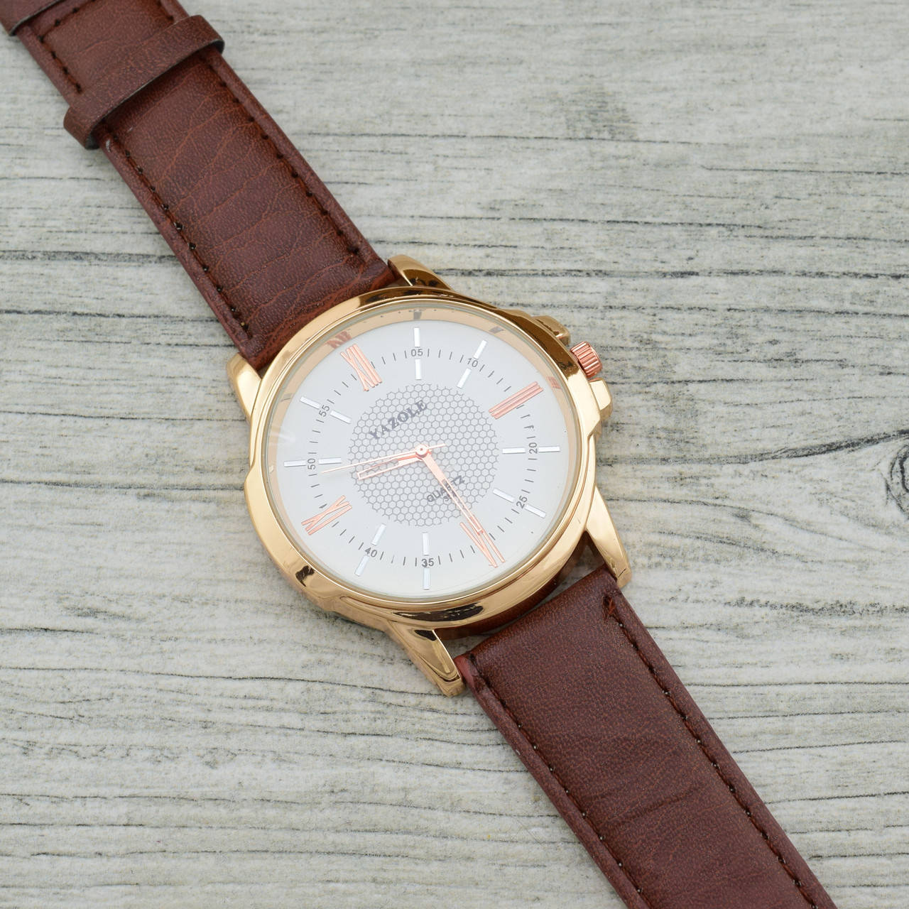 

Часы G-108 диаметр циферблата 4.4 см, длина ремешка 19-23 см, коричневый цвет, позолота РО