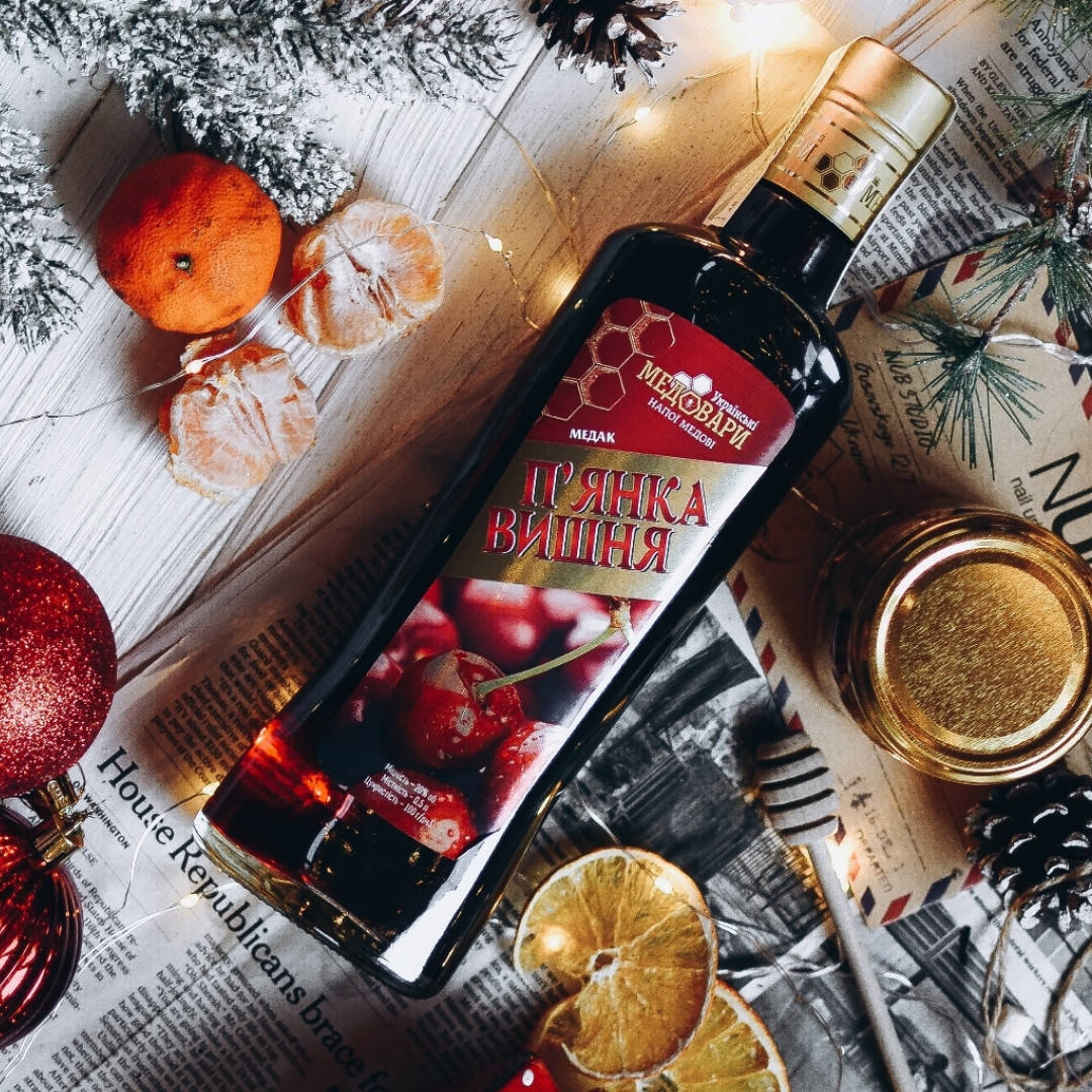 

Медовий лікер "П'янка вишня" 500мл