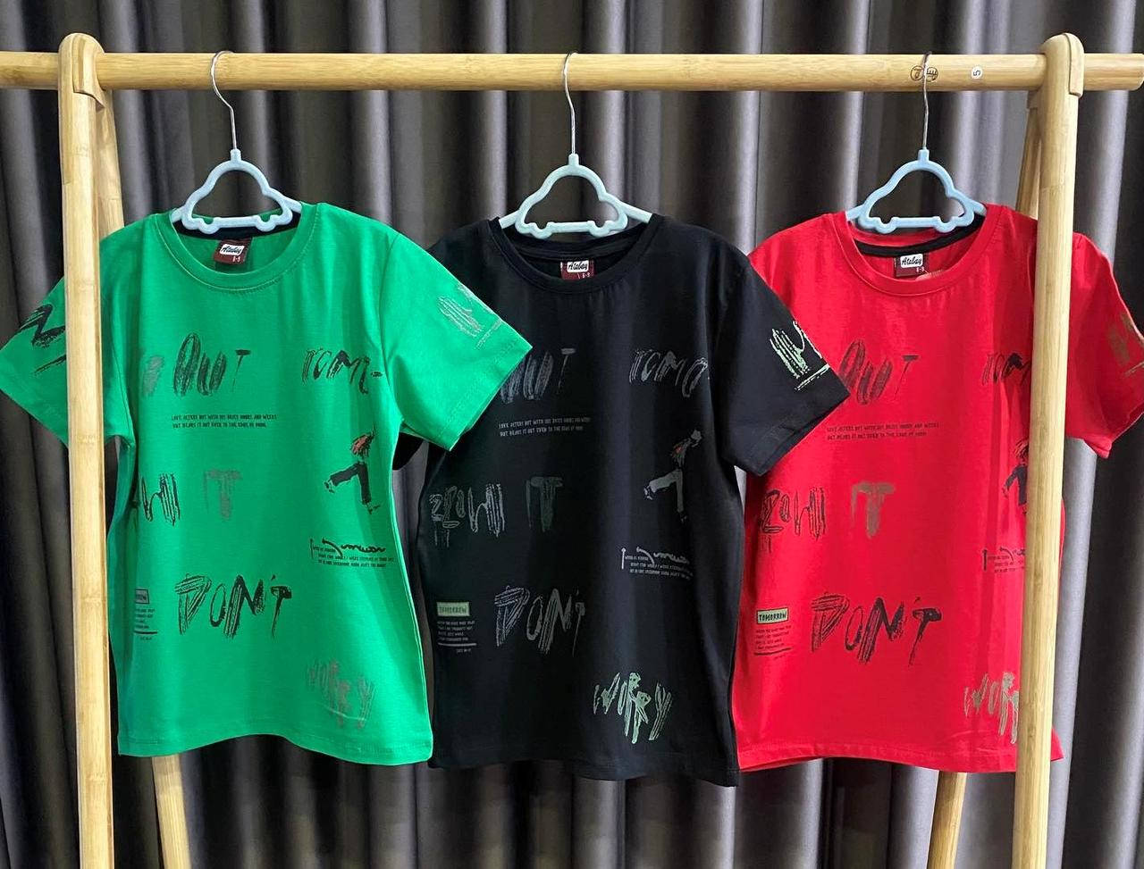 

Подростковые футболки для мальчика Абстракт Red! Турция. 12-13 черная лет.