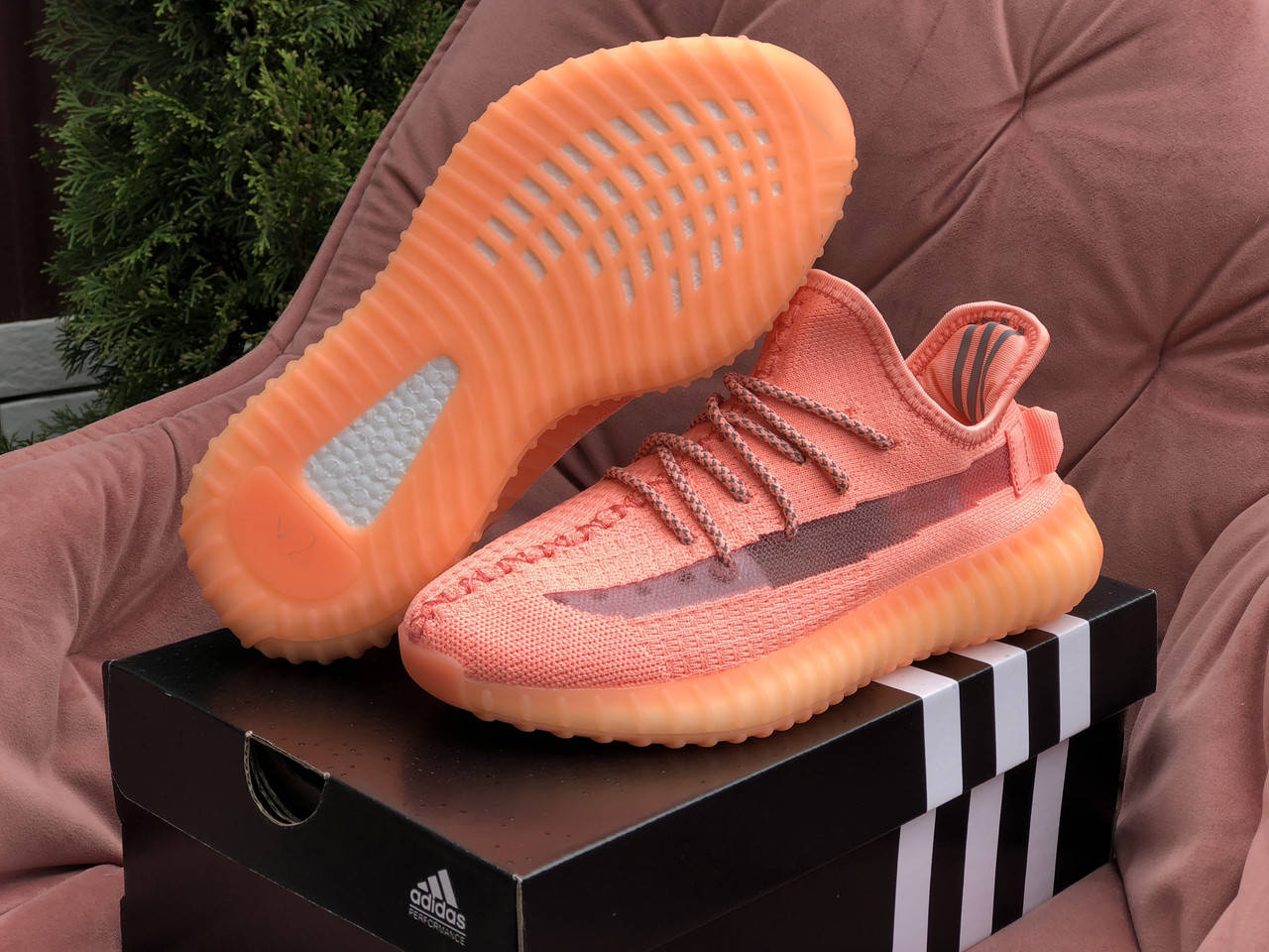 

Кросівки Adidas Yeezy Boost 350 v2 коралові 10495 + Безкоштовна доставка, Персиковый