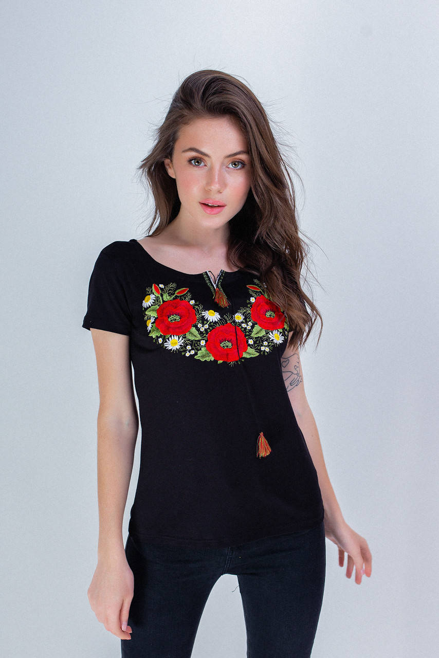

Женская вышитая футболка с коротким рукавом в черном цвете «Маковый цвет» L, Черный