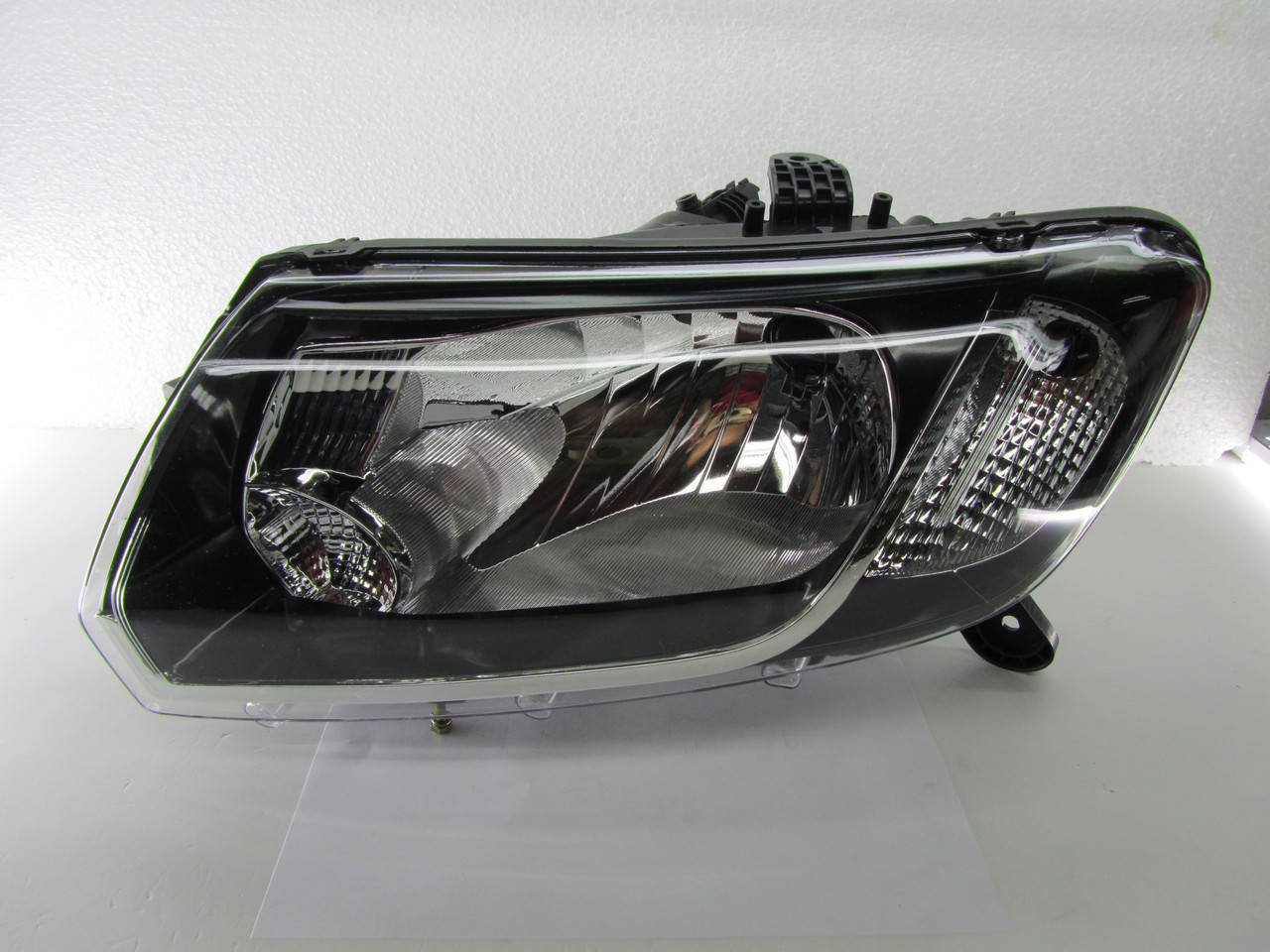 

Фара левая Dacia Logan II ( 2012-2021)