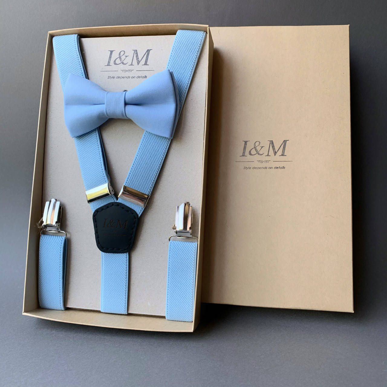 

Набор I&M Craft галстук-бабочка и подтяжки для брюк из резинки нежно-голубой (0302100)