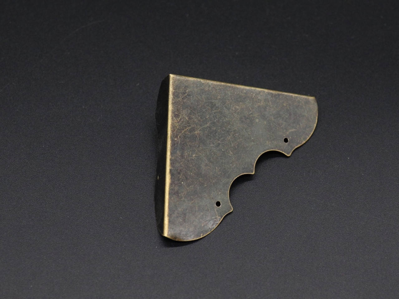 

Уголок металлический накладной. 52х52х12мм