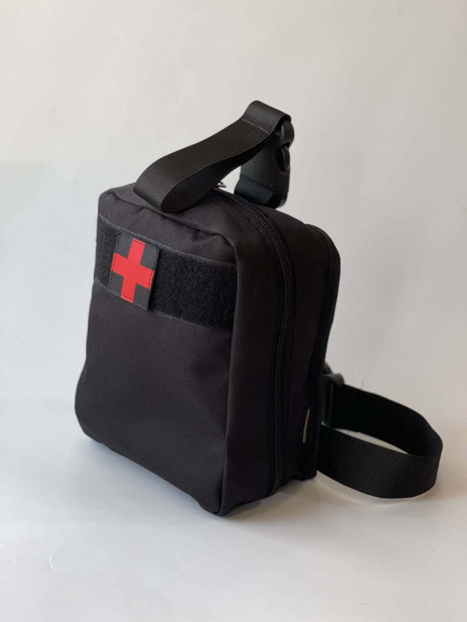 

Аптечка подсумок большая набедренная/MOLLE черная со сьемным крестиком шевроном VS TEB