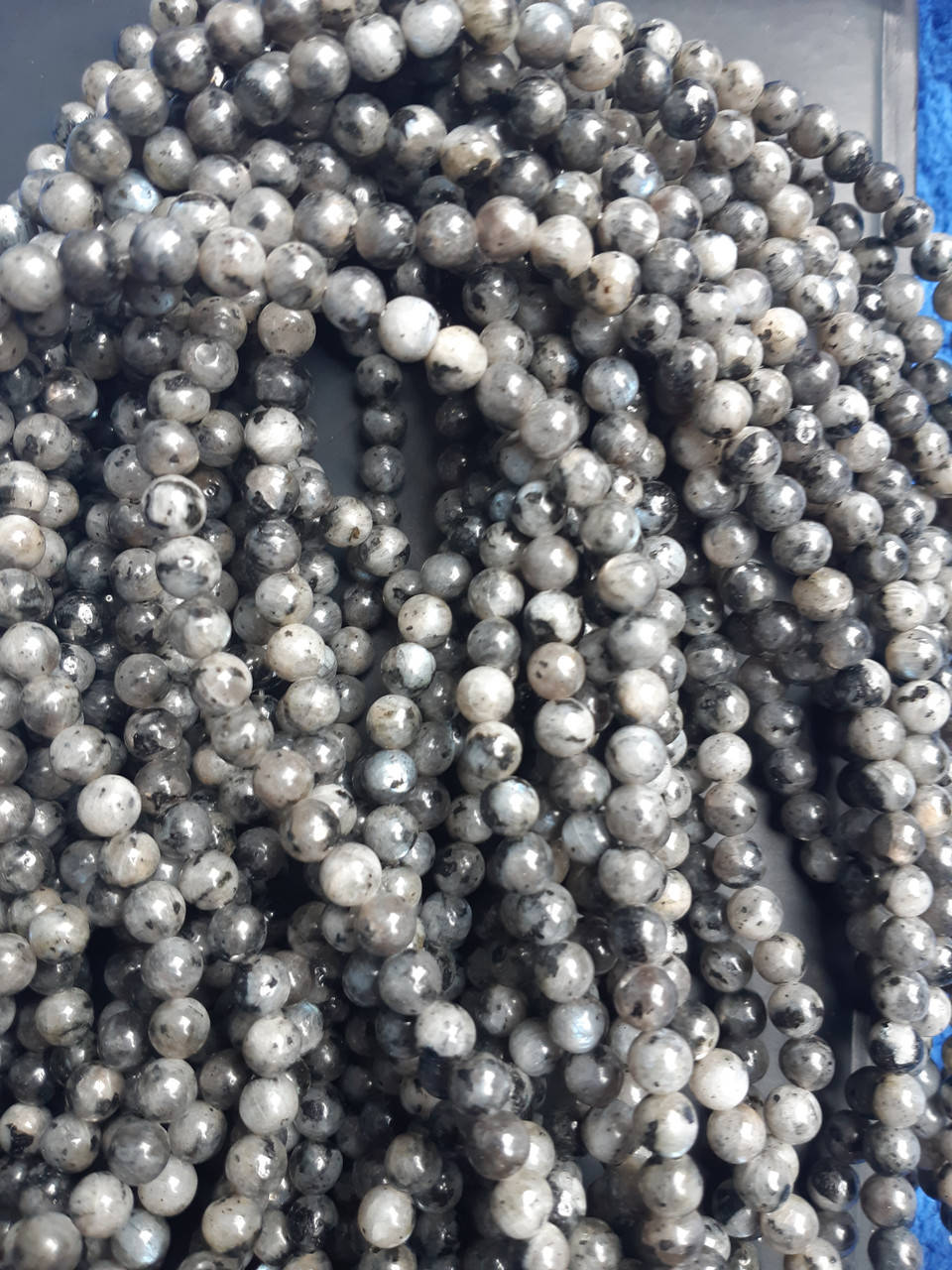 

Бусины на нитке Лабрадор(Ларвикит) гладкий шарик d-6.5мм(+-) L-37см