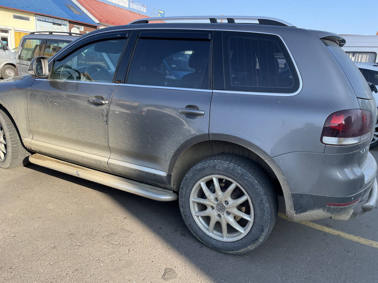 

Дефлекторы окон (ветровики) VW Touareg 2003-2010 5D 4шт (HIC)