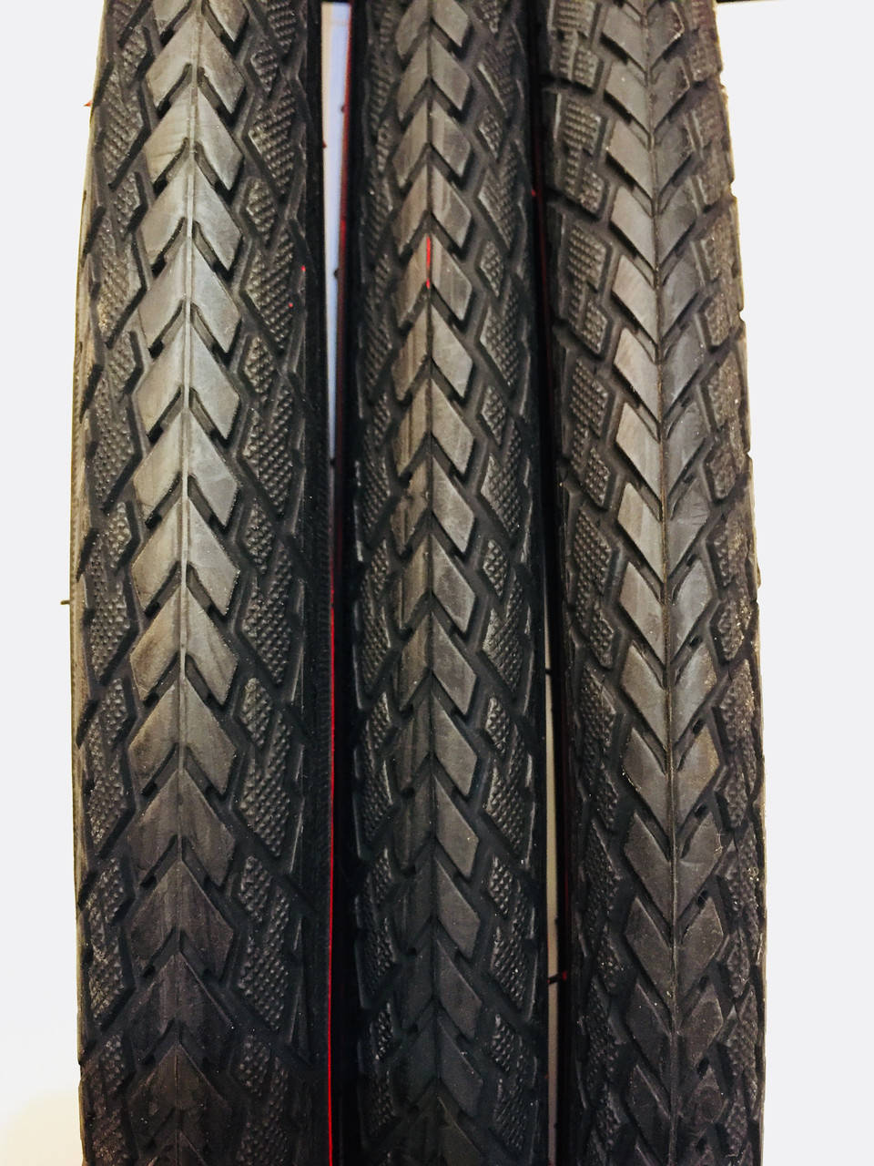 

Велосипедная покрышка 37-622 на Турист Deli Tire