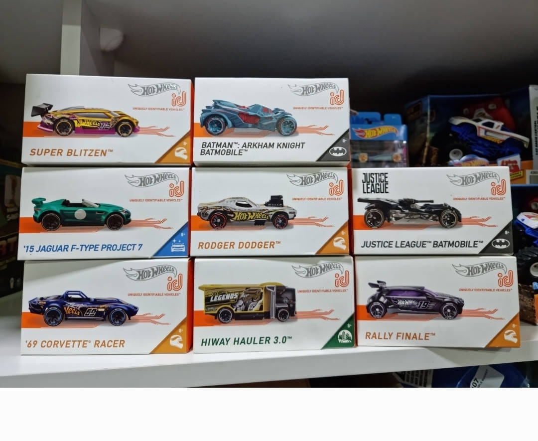 

Машинки Hot wheels id