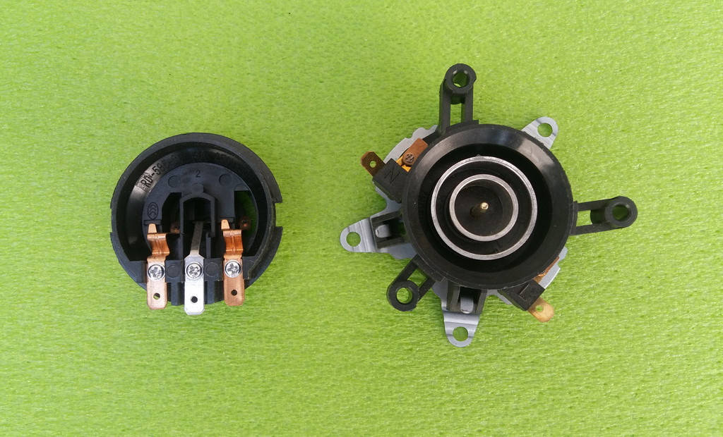 

Контактная группа №4 / SL-168 (верх-низ) / 10А / 220V / Т125 (с двумя термопластинами) для электрочайников