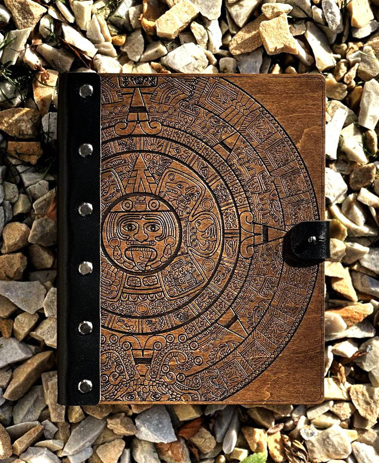 

Блокнот- органайзер в деревянной обложке и кожаным переплётом "Календарь Майя" А5 100 листов Палисандр