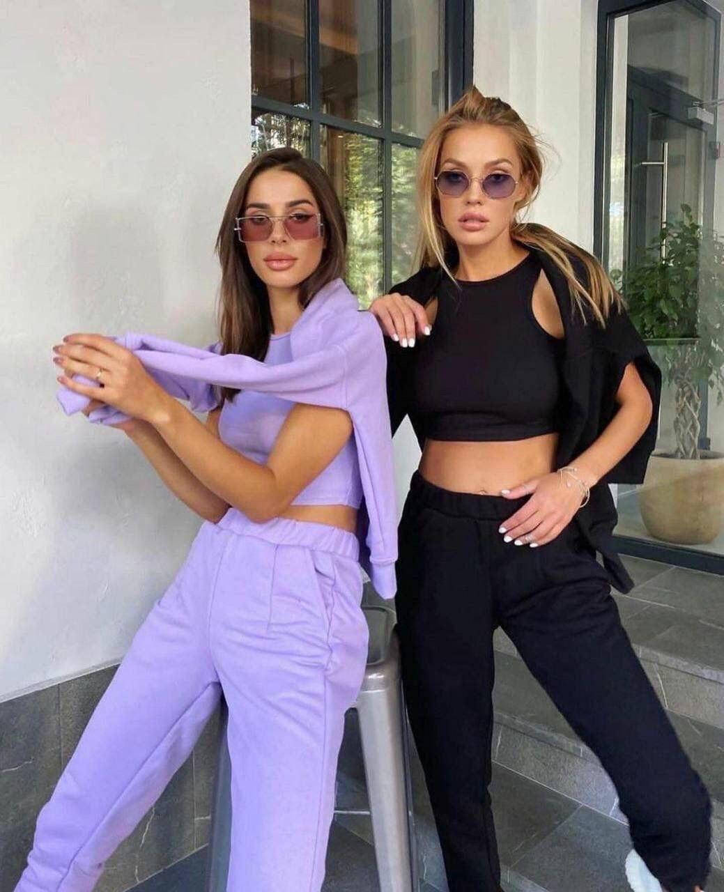 

Спортивный женский костюм тройка: штаны, топ и батник свободного кроя, Черный