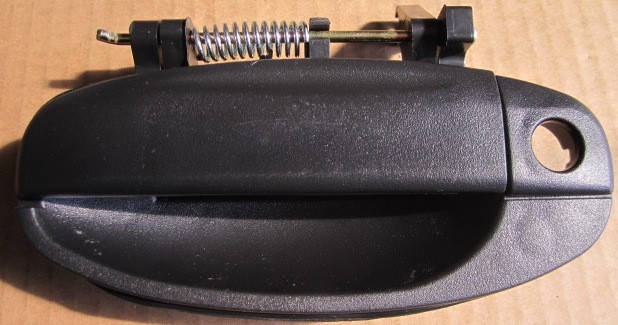 

Ручка двери Авео Т-200 передняя левая наружная 96541631