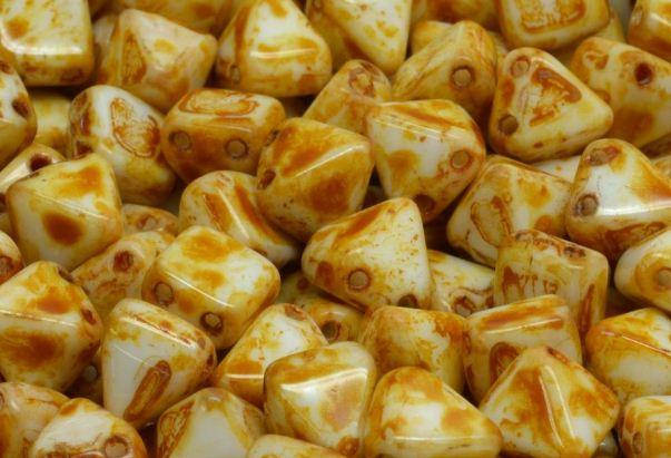 

Pyramid Stud 6mm (2 Holes) Чеські скляні намистини (10 шт)