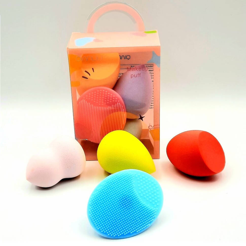 

Набор спонжиков и силиконовая щетка для чистки лица 4в1