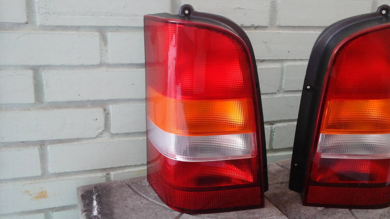 

Задний фонарь левый Mercedes Vito 638, (Мерседес Вито) 1996-2002 (Depo)