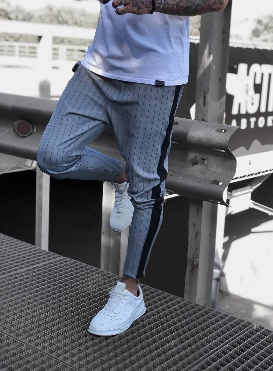 

Мужские серые штаны в полоску, весенние легкие брюки зауженные GRUF (молодежные grey)