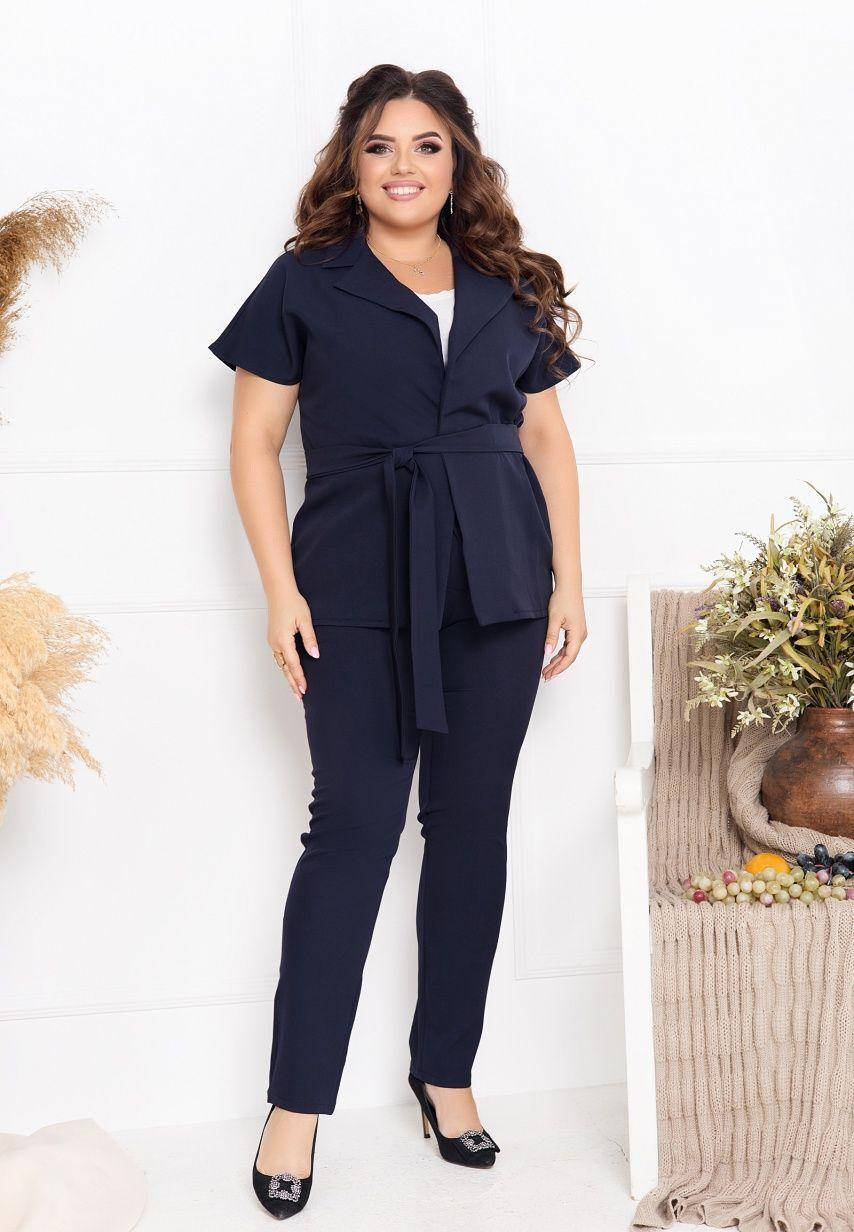 

Женский синий костюм из жакета с поясом и брюк 58-60