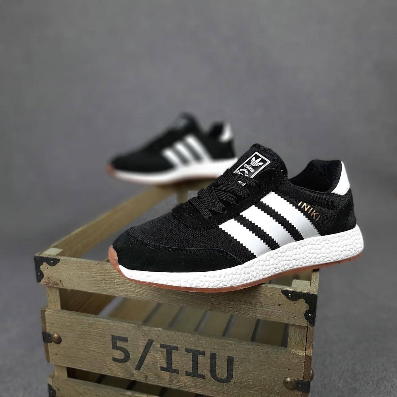 

Чоловічі кросівки Adidas INIKI Чорні білі смужки SIN 45, Черный