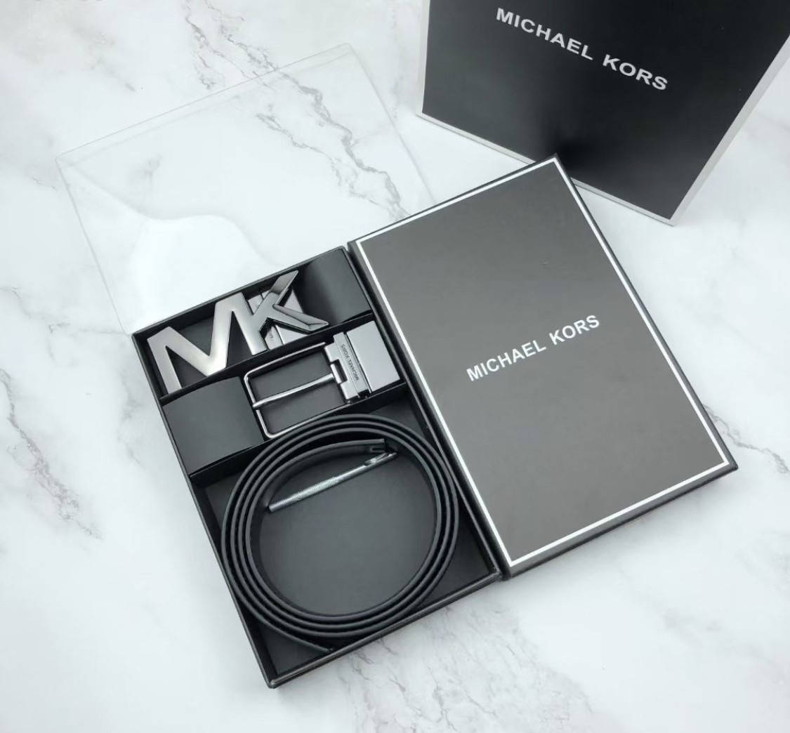 

Мужской подарочный набор MK , Michael Kors , Mремень и две пряжки, Черный