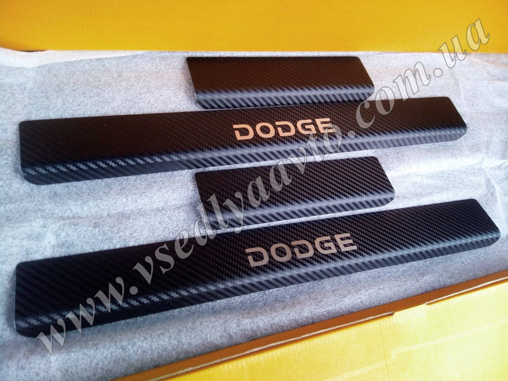 

Накладки на пороги Dodge AVENGER II с 2007- (Карбон)