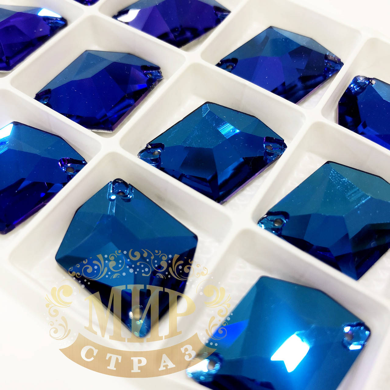 

Пришивные стразы Lux, форма Космик, 16x20мм, цвет Bermuda Blue, 1 шт