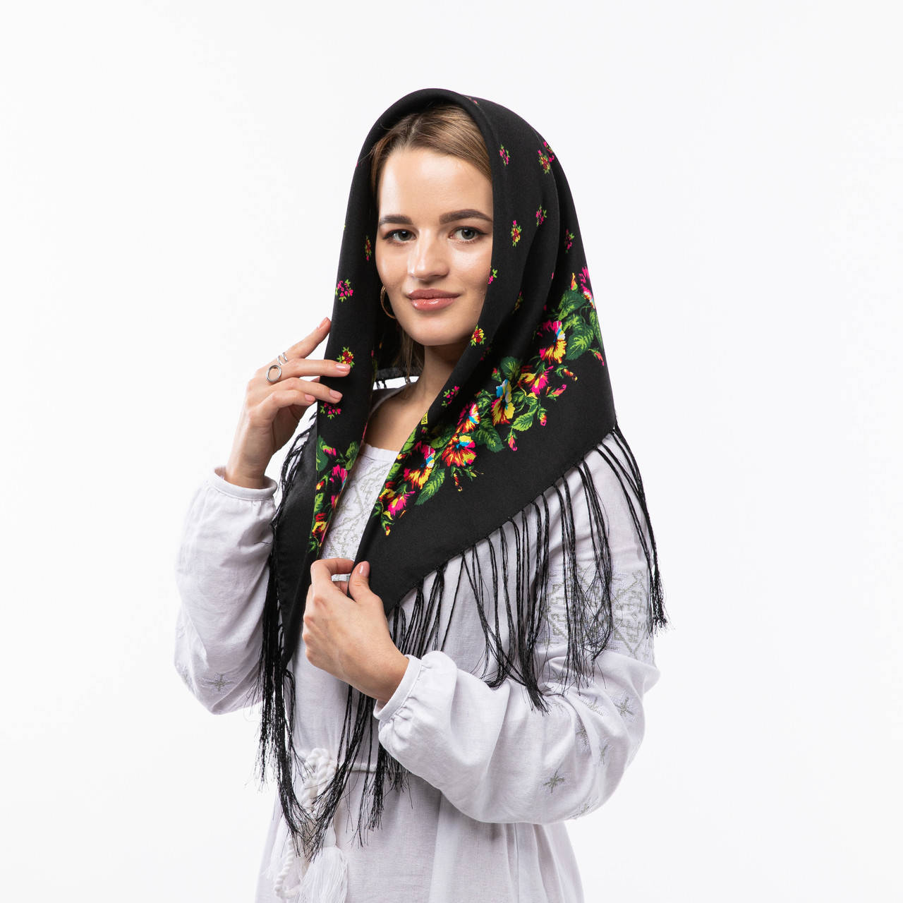 

Хустка з шовковими тороками 80х80см Чорна