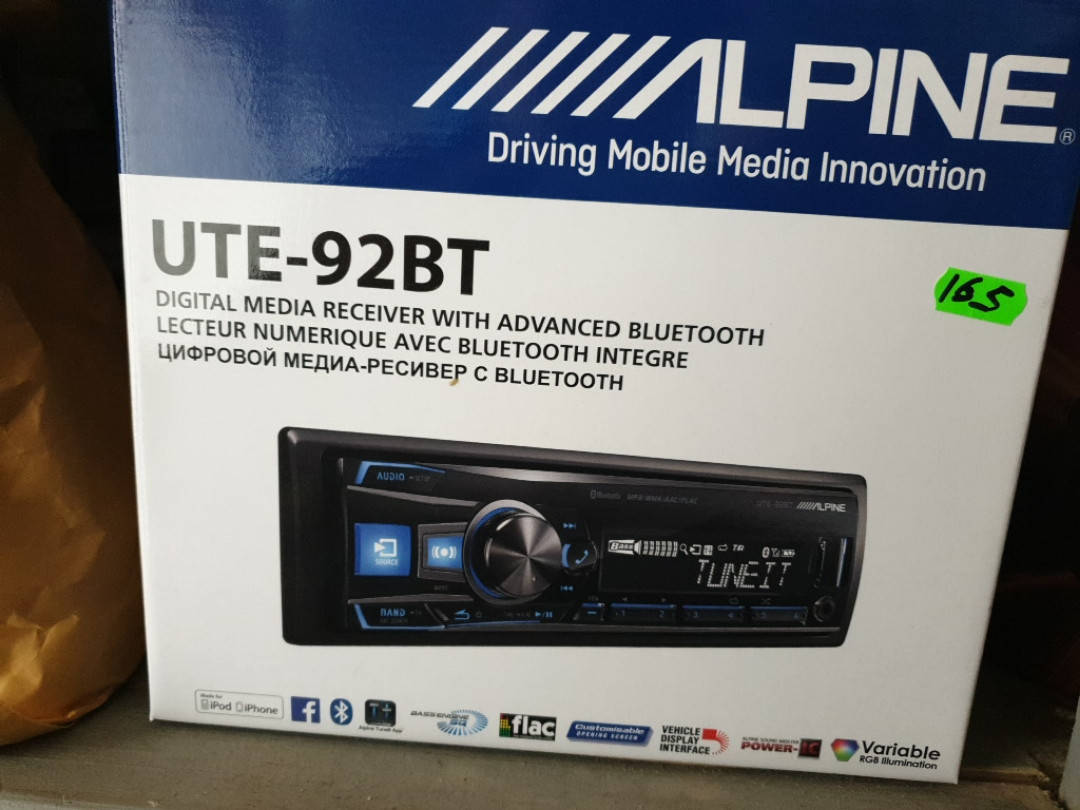 

Alpine UTE-92BT с Bluetooth