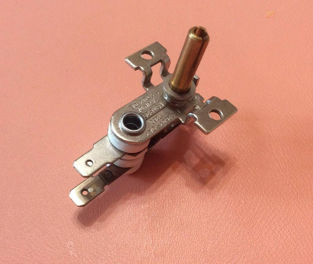 

Терморегулятор KST820 /10А / 250V / T250 / 4 изолятора ("с ушками") для электроплит, обогревателей, духовок