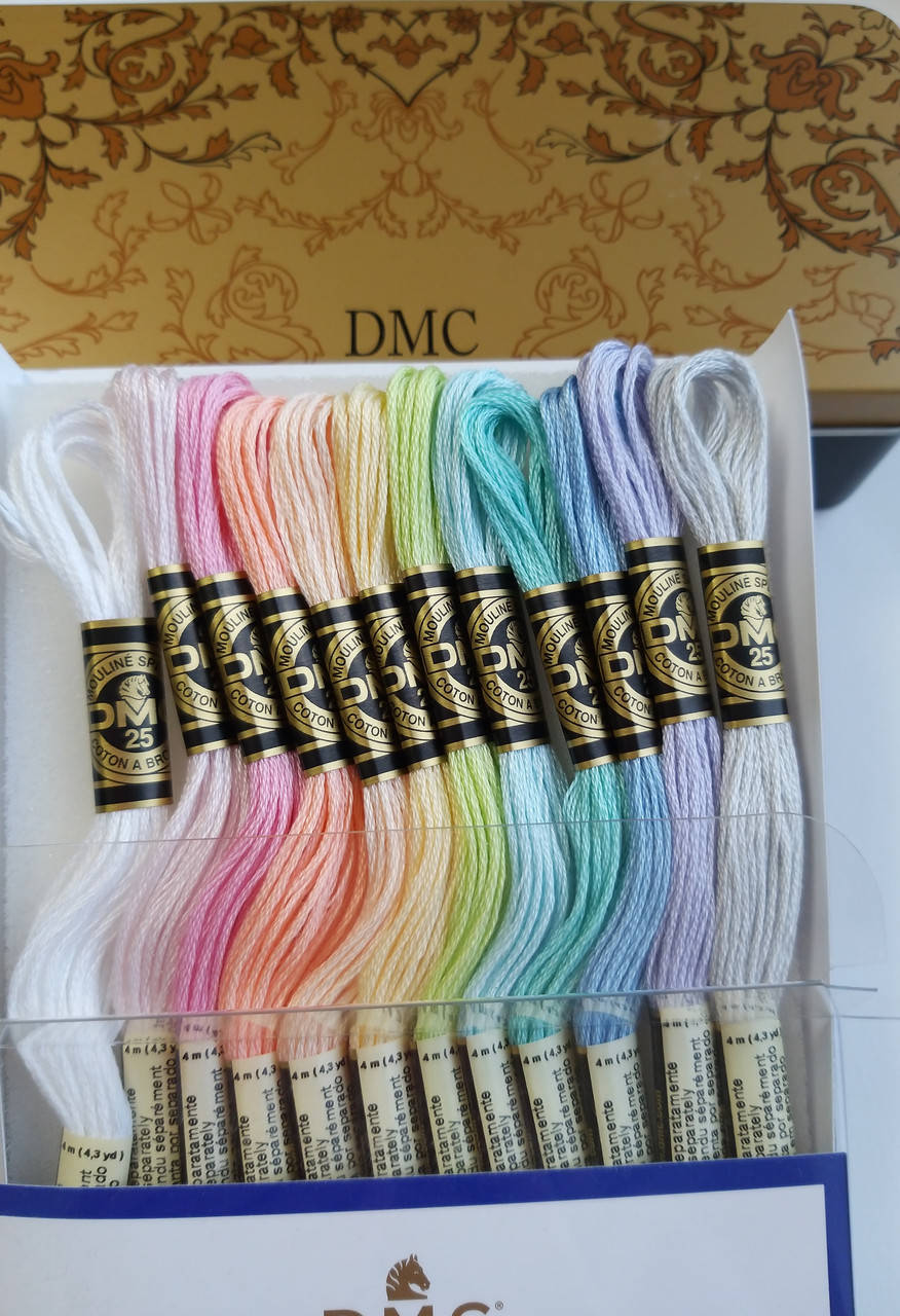 

Набор ниток мулине "Pastels" DMC Special 12 шт