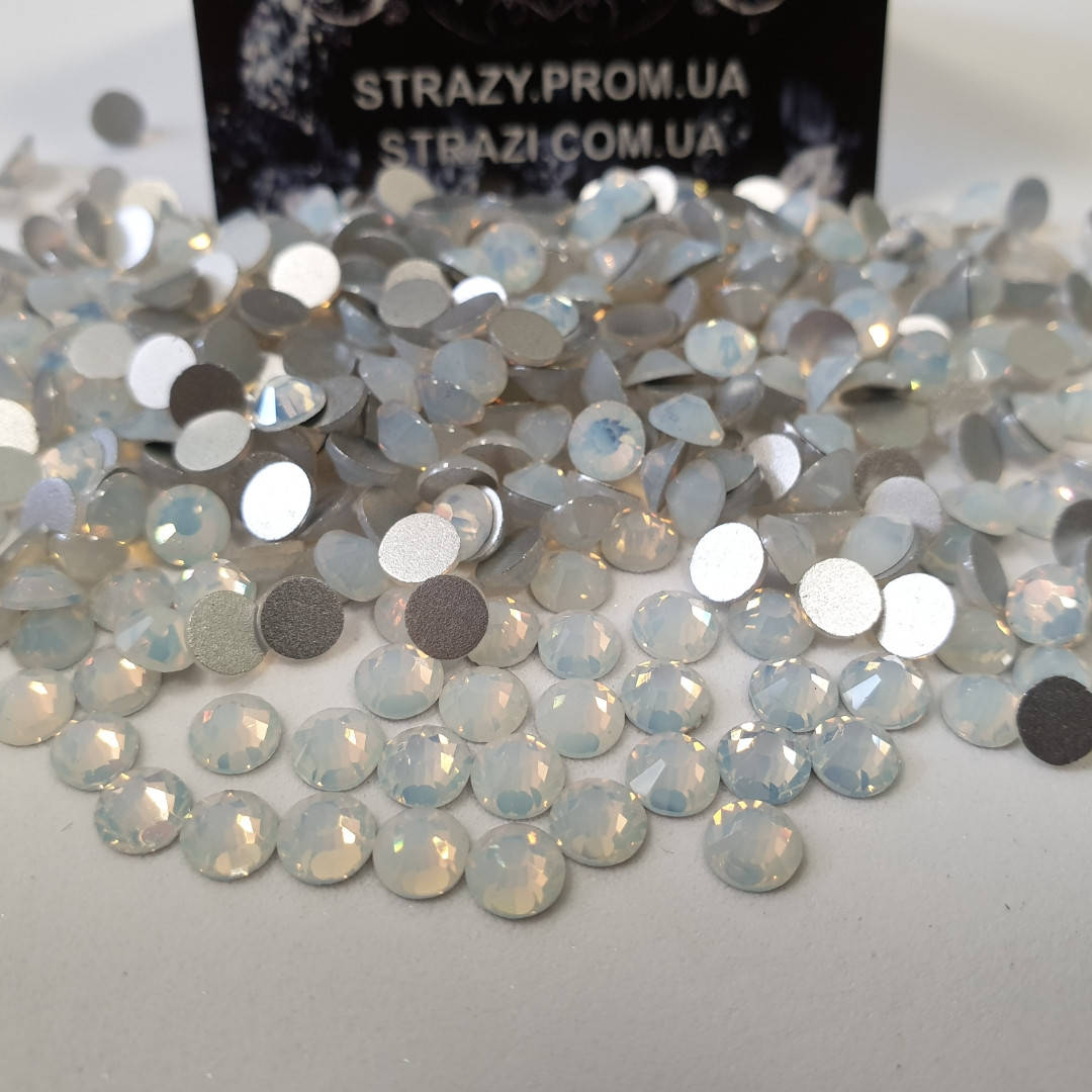 

Стразы Lux ss16 White opal (4.0mm) 100шт