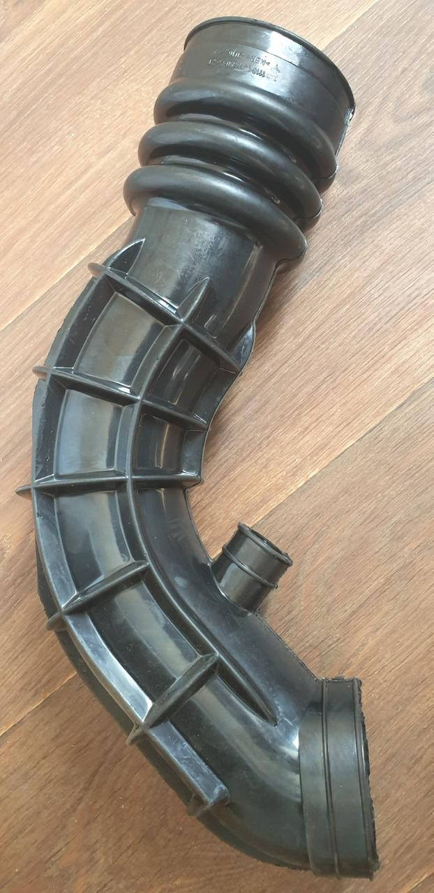 

Патрубок воздушного фильтра 1117, 1118, 1119 Калина с 8 клапанным двигателем