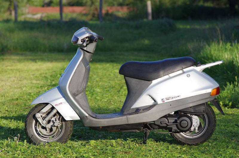 

Скутер Honda Lead 90 (Хонда Леад) серый