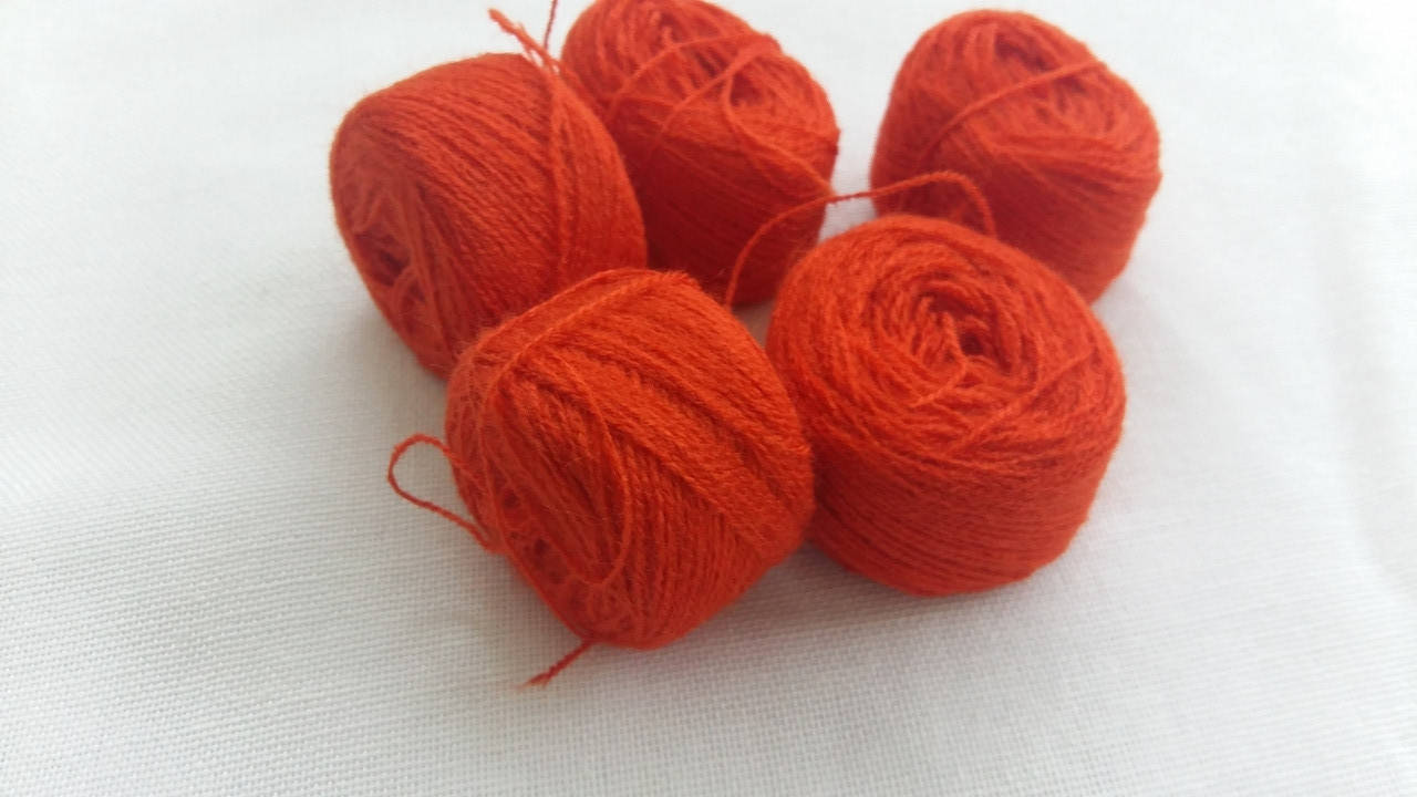 

Акрил для вышивки: оранжевый