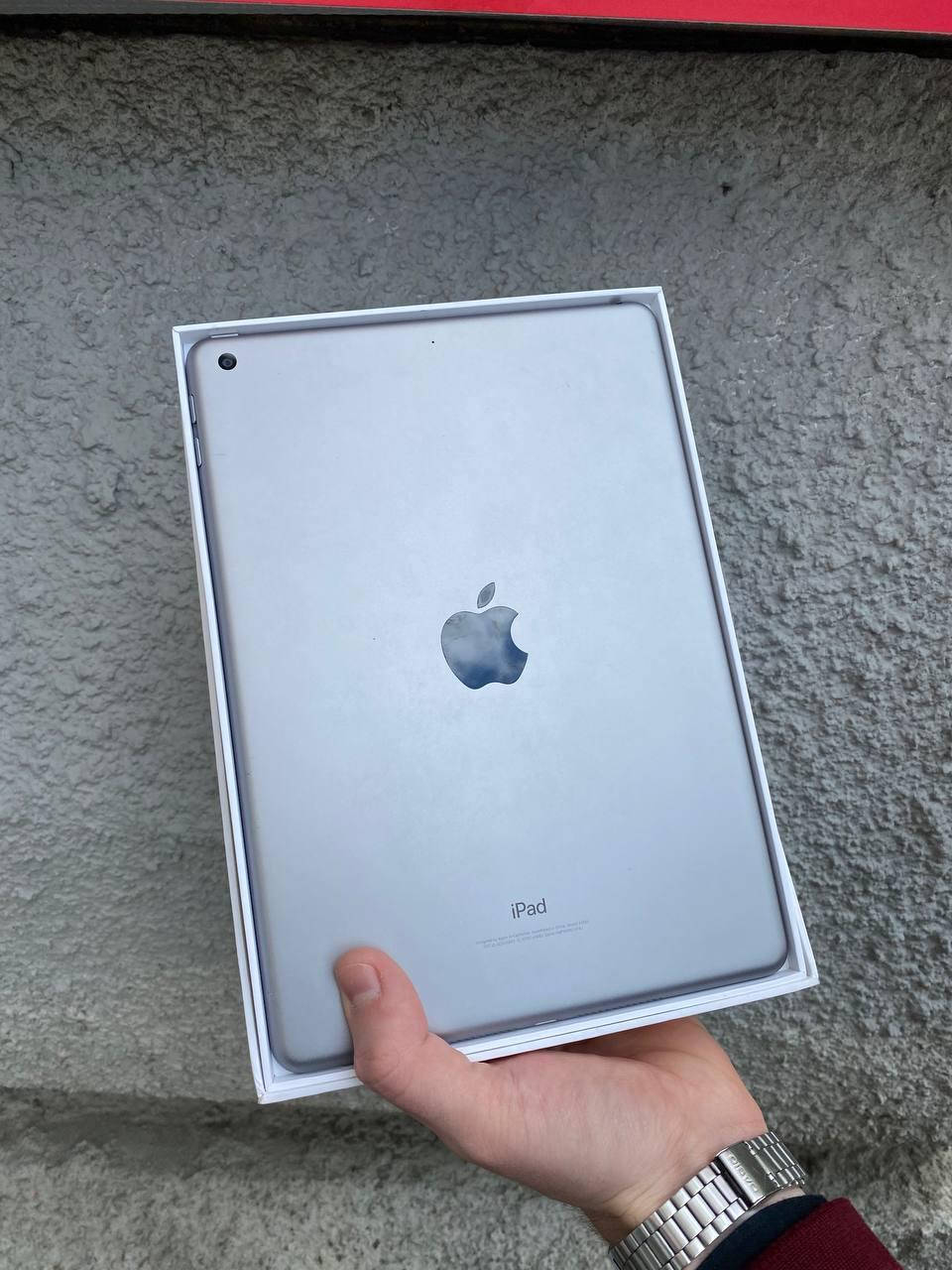 

IPad 6 32 gb Wi-Fi Space Gray, Серый