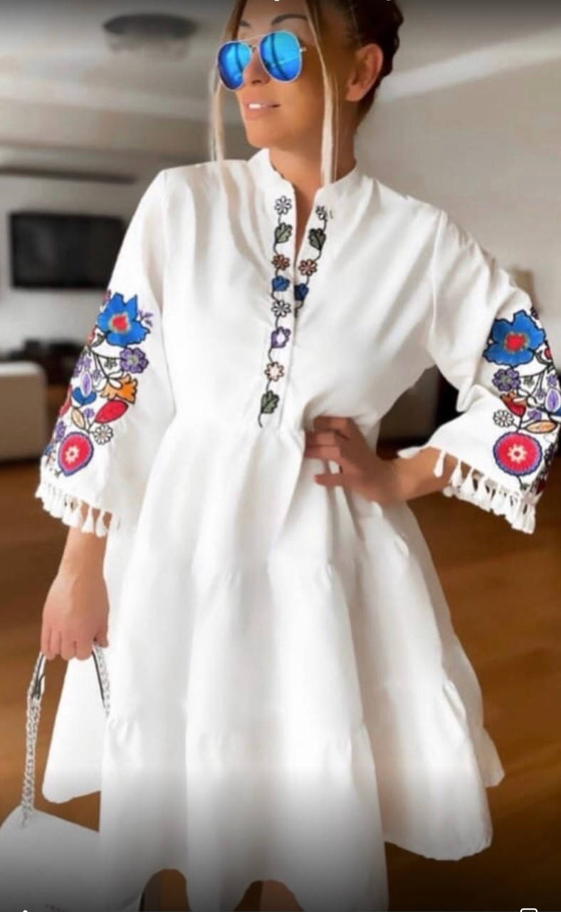 

Вишита сукня