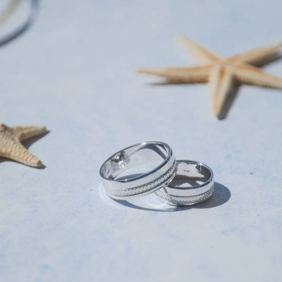 

Пара красивых обручальных колец из серебра 925 пробы