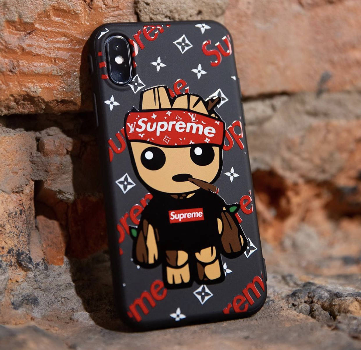 

Премиум чехлы на Xiaomi , MEIZU ,HUAWEI , Samsung , и Iphone SUPREME, Черный