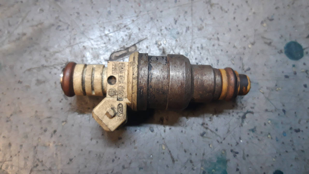 

Форсунка Volkswagen Golf III 1.6 1994-1999 года