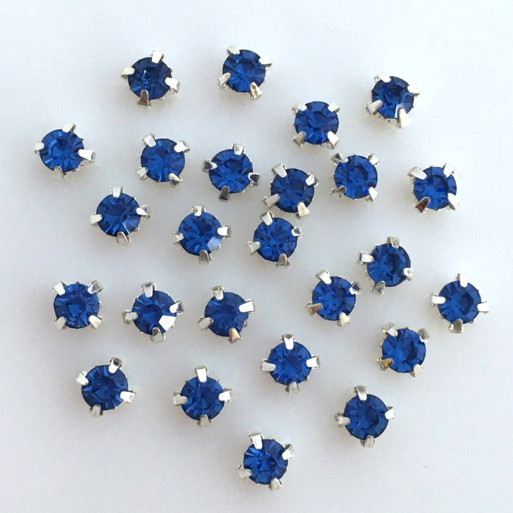 

Шатони 4 мм. Світлий сапфір. Колір оправи: срібний. (Ціна за 1 шт)