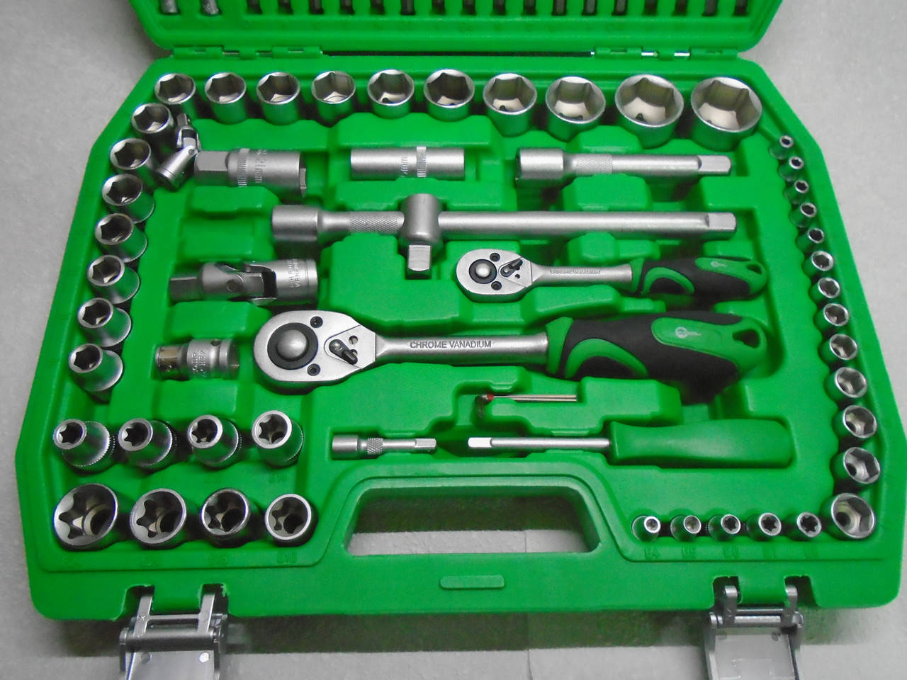 

Набор инструментов Intertool Semi Professional 108 единиц