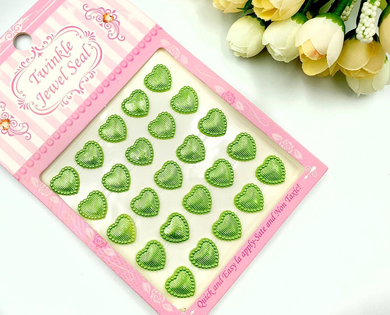 

Стразы наклейки "Сердечки 1,4см" на планшетке (размер планшетки 10х16см) салатовые, Желтый