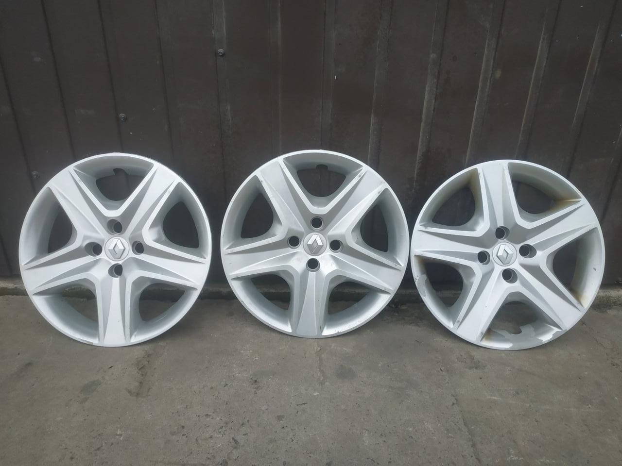 

Колпак колеса Renault R16 оригінал 403152550R.Ціна вказана за шт