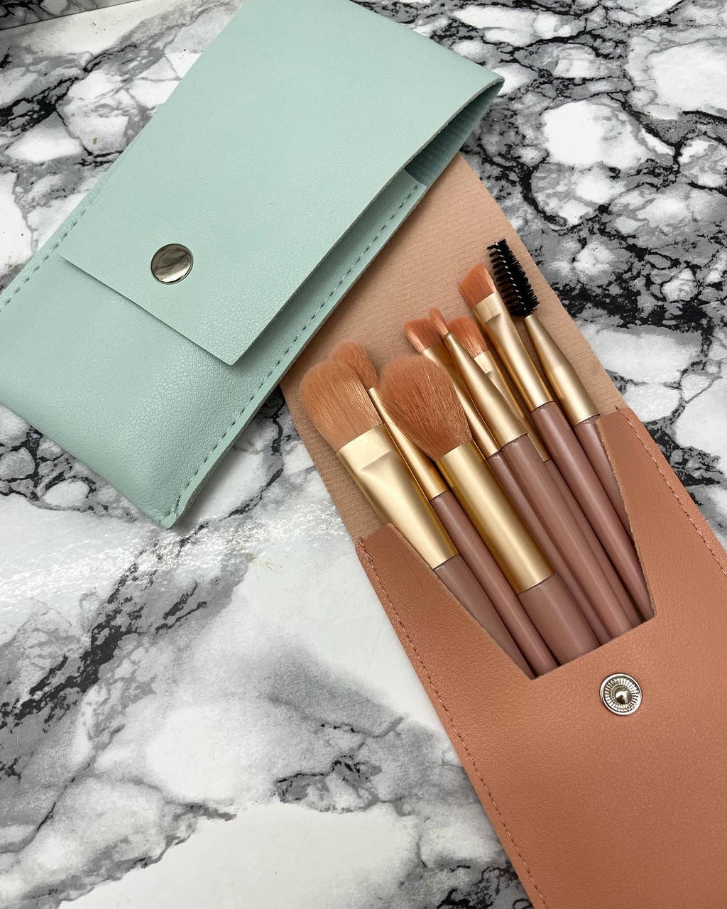 

Набор кистей для макияжа с чехлом