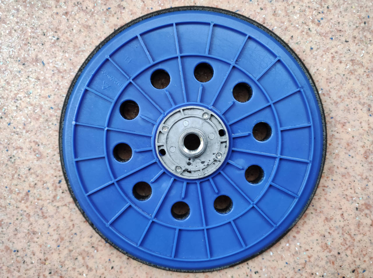 

Тарелка, шлифовальная платформа 215 225 мм жираф мягкая 10 отверстий