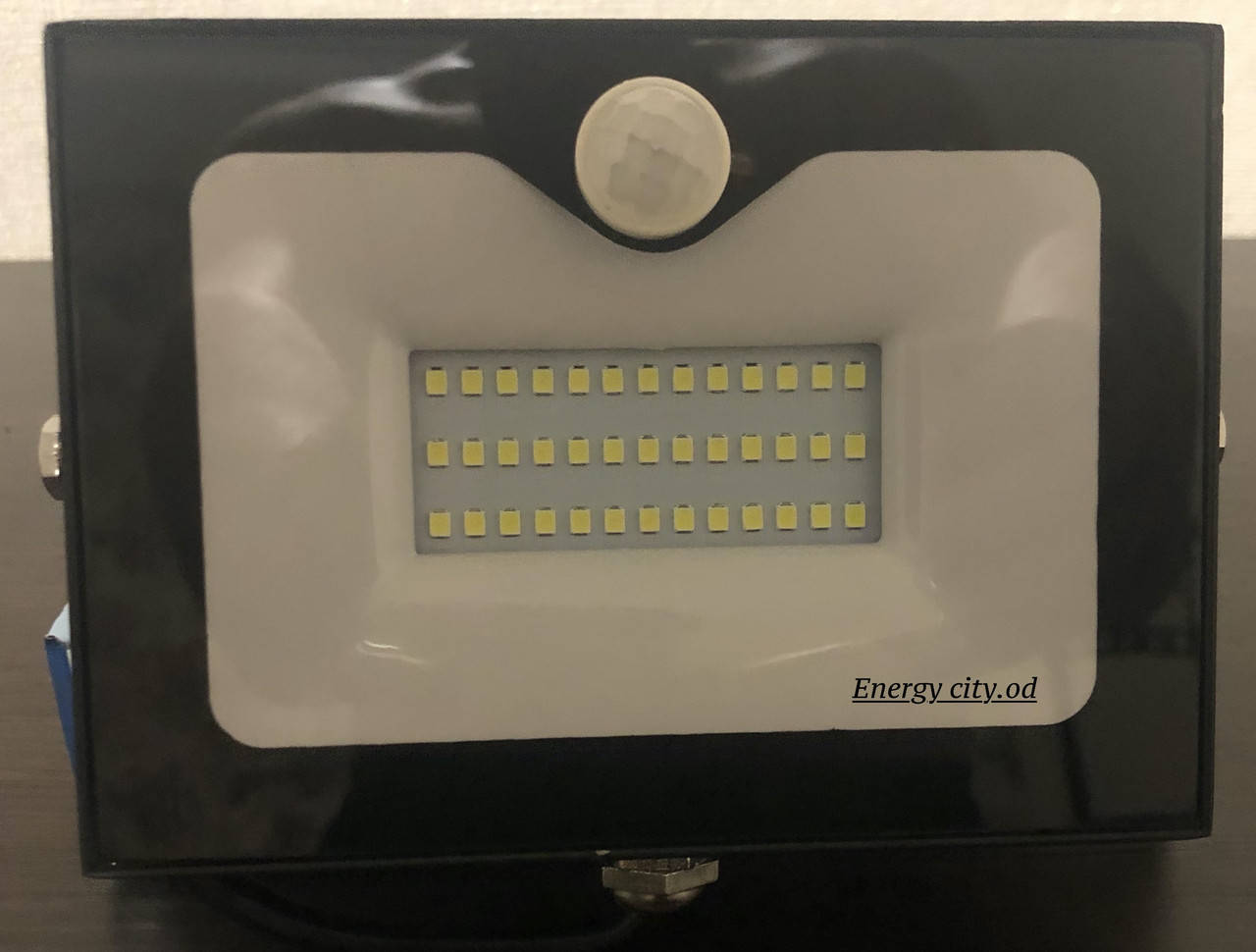 

Прожектор LED 30w 6500K IP65 2400LM LEMANSO со встроенным датчиком чёрный/ LMPS35
