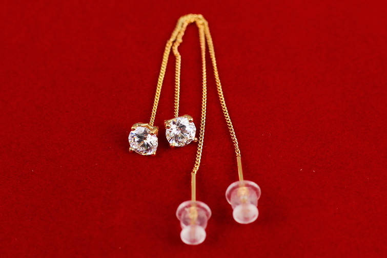 

Серьги продевки Xuping Jewelry камешек на четыре крепления 8.5 см золотистые